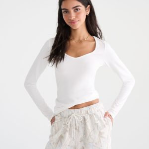 Long Sleeve Buttery Soft Seamless Sweetheart Tee - Cream