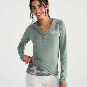Von Dutch Camo Logo Hooded Graphic Henley - Garland