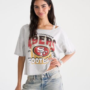 San Francisco 49ers Off-The-Shoulder Graphic Tee - Lightest Heather Grey