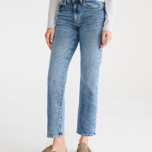 Mid-Rise Straight Ankle Jean - Medium Wash