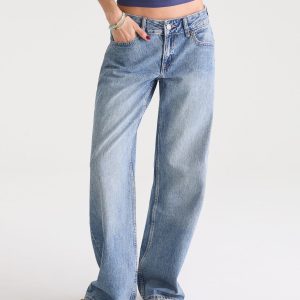 Low-Rise Baggy Wide Leg Jean - Medium Wash