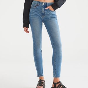 Seriously Stretchy High-Rise Jegging - Medium Wash